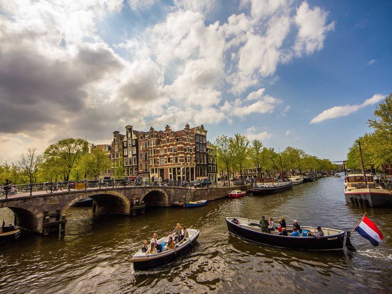 На шлюпке по каналам Амстердама (8/15)