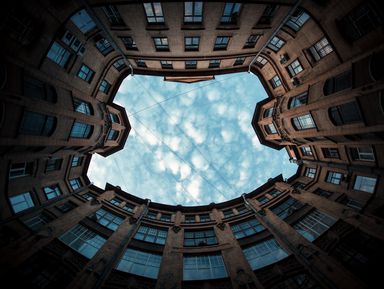 Онлайн-экскурсия «Обратная сторона Петербурга»