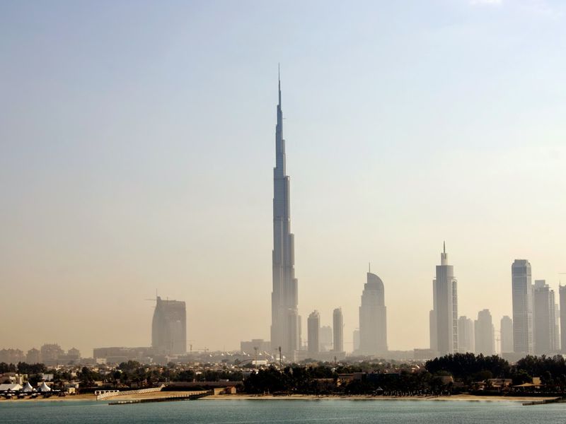 По Дубаю на кабриолете (9/15)