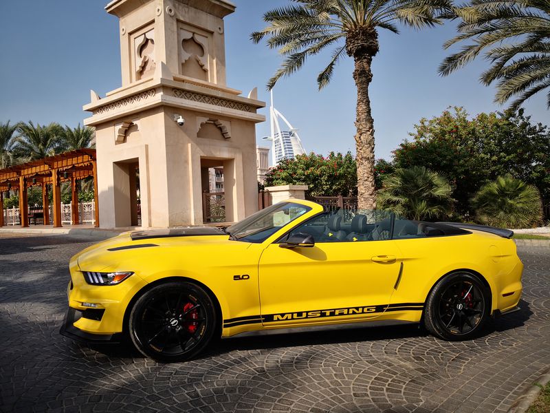 По Дубаю на кабриолете (5/15)