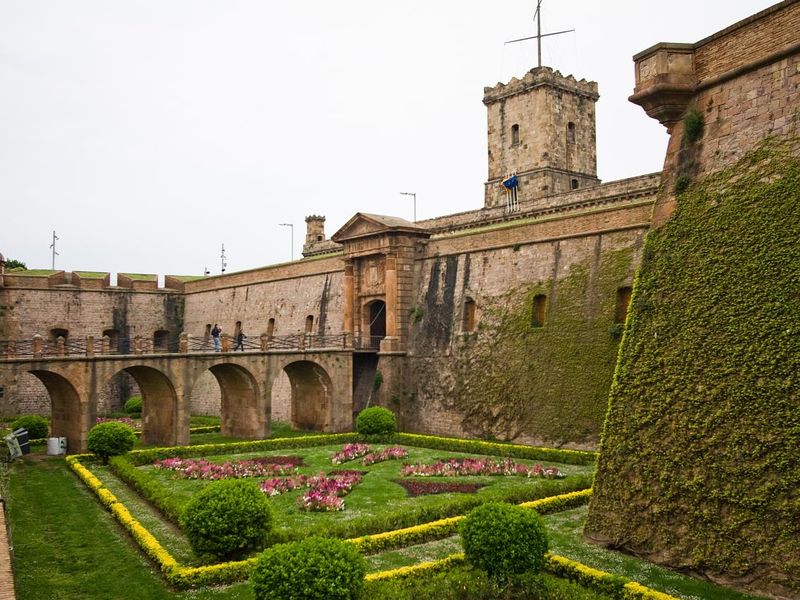 Тибидабо и Монтжуик: две горы — две легенды! (4/6)