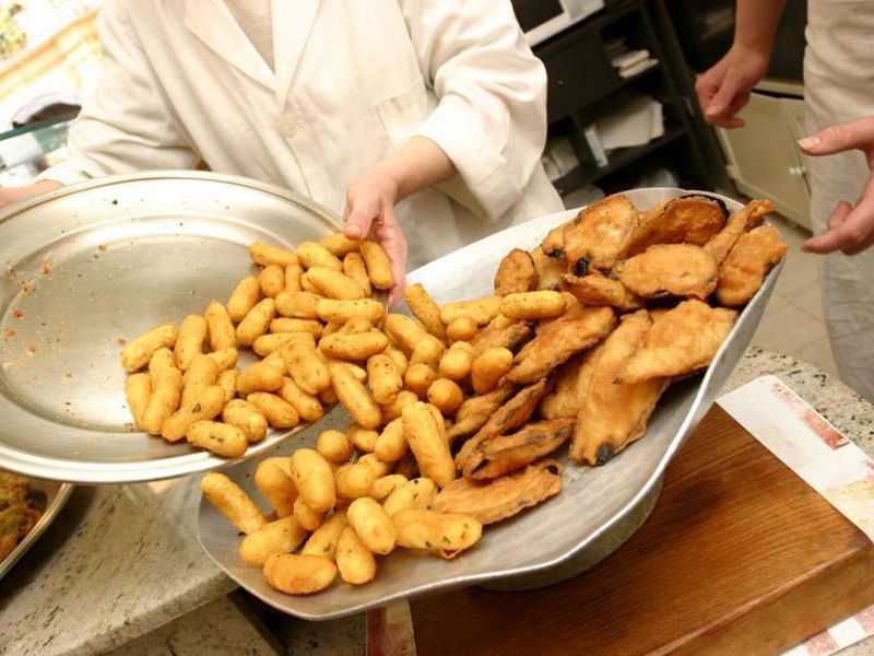 Невероятный стрит-фуд Неаполя (6/12)