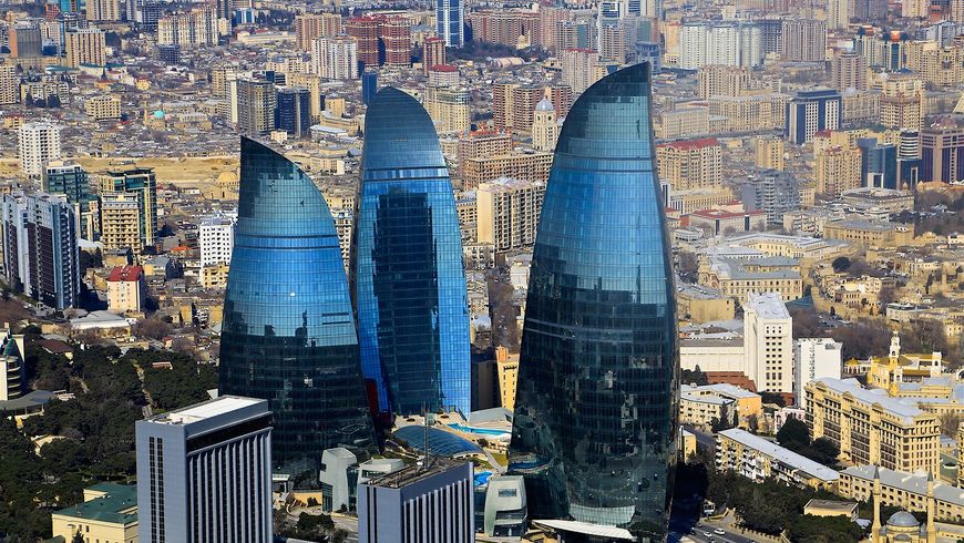 Земля и небо Баку