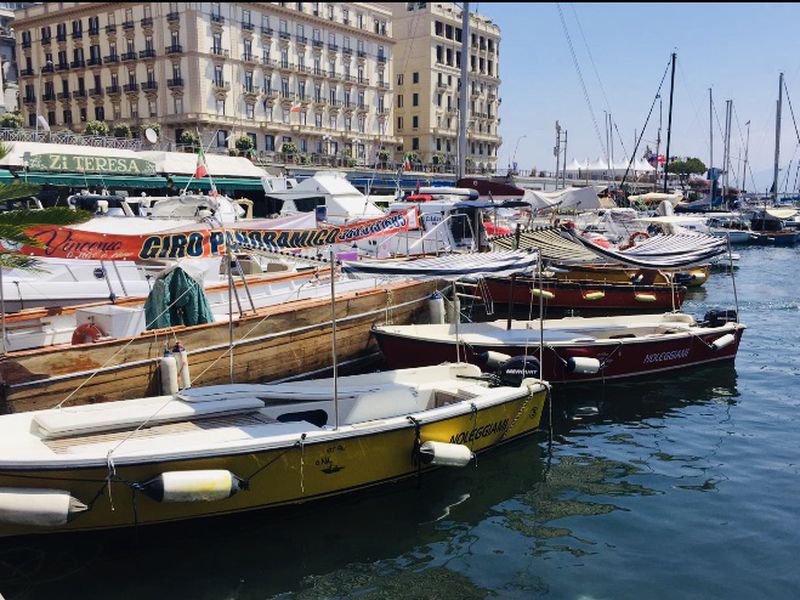 Необыкновенный Неаполь с воды (2/13)